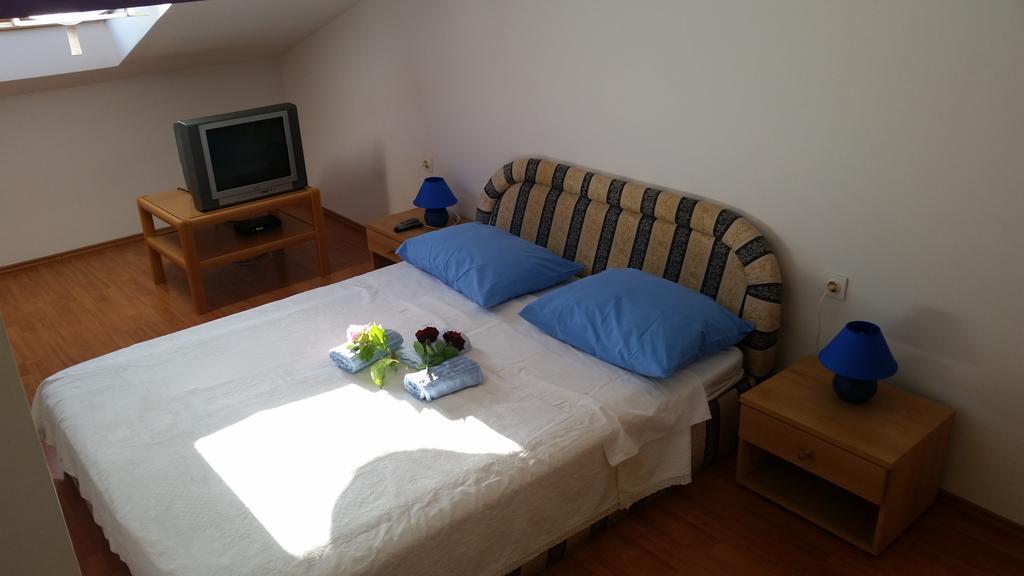 Apartments Milica Umag Bilik gambar
