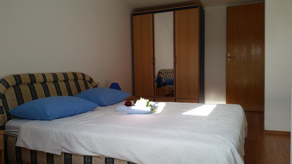 Apartments Milica Umag Bilik gambar