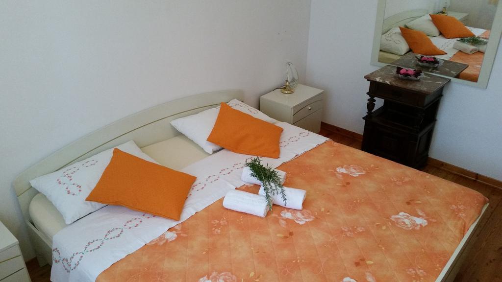 Apartments Milica Umag Bilik gambar